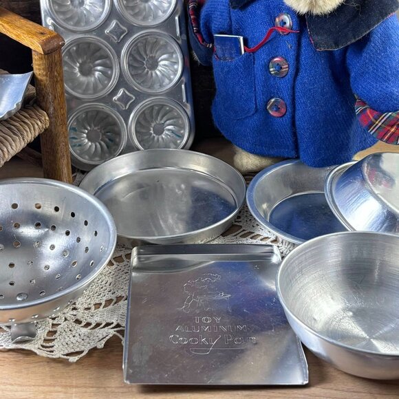 Vintage 1960s Toy Aluminum Bakeware Set | Muffin Tin, Colander & Pans | Mid Cent - Picture 3 of 12